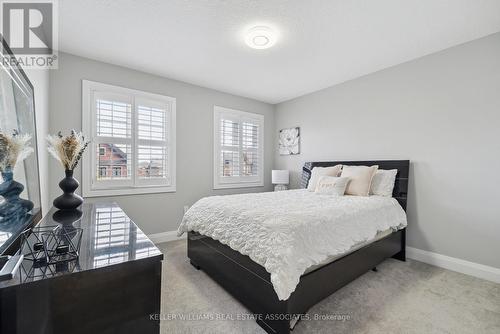 77 Walker Boulevard, New Tecumseth, ON - Indoor Photo Showing Bedroom