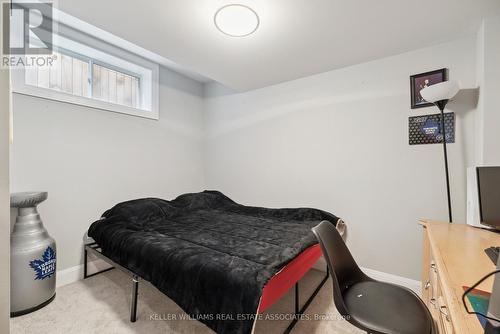 77 Walker Boulevard, New Tecumseth, ON - Indoor Photo Showing Bedroom