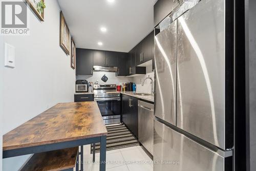 77 Walker Boulevard, New Tecumseth, ON - Indoor Photo Showing Kitchen