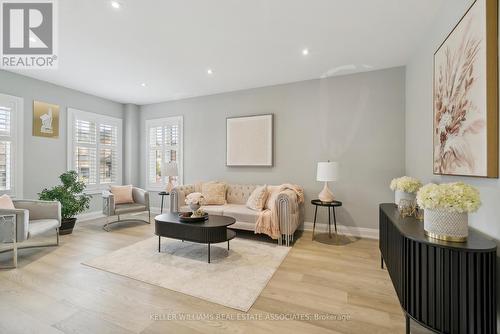 77 Walker Boulevard, New Tecumseth, ON - Indoor Photo Showing Living Room