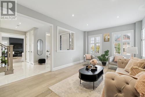 77 Walker Boulevard, New Tecumseth, ON - Indoor Photo Showing Living Room