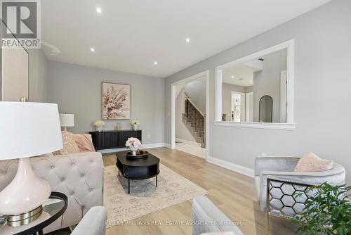 77 Walker Boulevard, New Tecumseth, ON - Indoor Photo Showing Living Room