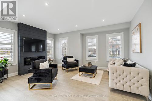 77 Walker Boulevard, New Tecumseth, ON - Indoor Photo Showing Living Room With Fireplace