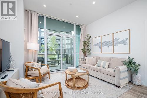 Unit134 - 415 Sea Ray Avenue, Innisfil, ON - Indoor Photo Showing Living Room