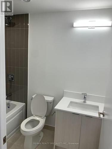 209 - 225 Malta Avenue, Brampton, ON - Indoor Photo Showing Bathroom