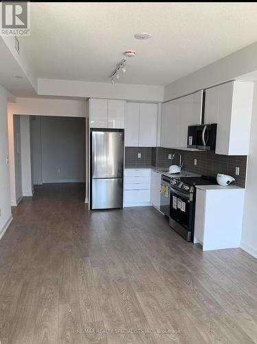 209 - 225 Malta Avenue, Brampton, ON - Indoor Photo Showing Kitchen With Stainless Steel Kitchen