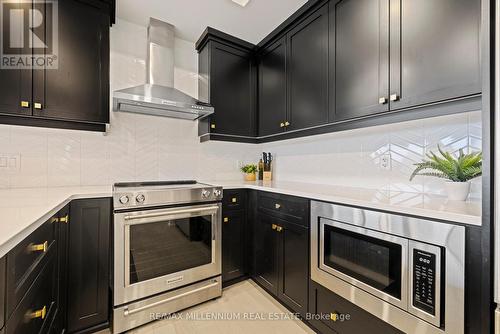 408 - 71 Wyndham Street S, Guelph, ON - Indoor Photo Showing Kitchen