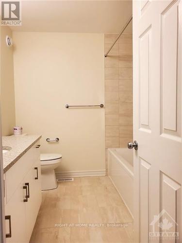 58 Mandevilla Crescent, Ottawa, ON - Indoor Photo Showing Bathroom