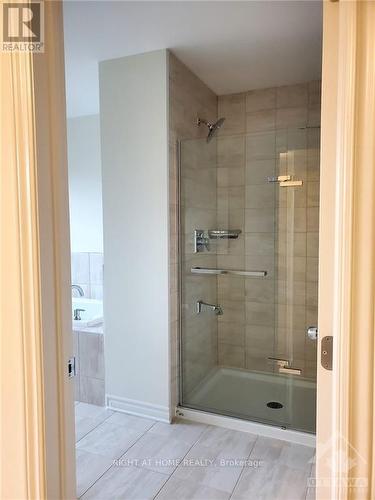 58 Mandevilla Crescent, Ottawa, ON - Indoor Photo Showing Bathroom