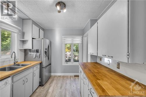 11 St Claire Avenue, Ottawa, ON - Indoor Photo Showing Kitchen With Double Sink