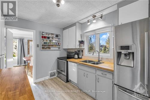 11 St Claire Avenue, Ottawa, ON - Indoor Photo Showing Kitchen With Double Sink