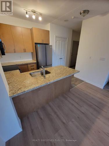 601 - 135 Wynford Drive, Toronto, ON - Indoor Photo Showing Kitchen