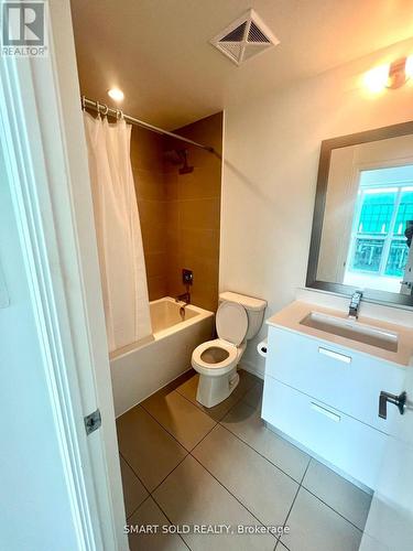 3605 - 9 Bogert Avenue, Toronto, ON - Indoor Photo Showing Bathroom