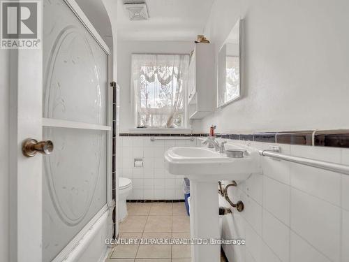 304 Donlands Avenue, Toronto, ON - Indoor Photo Showing Bathroom