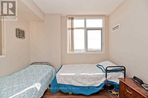 412 - 9235 Jane Street, Vaughan, ON - Indoor Photo Showing Bedroom