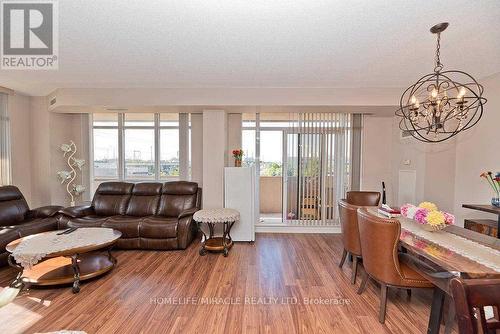 412 - 9235 Jane Street, Vaughan, ON - Indoor