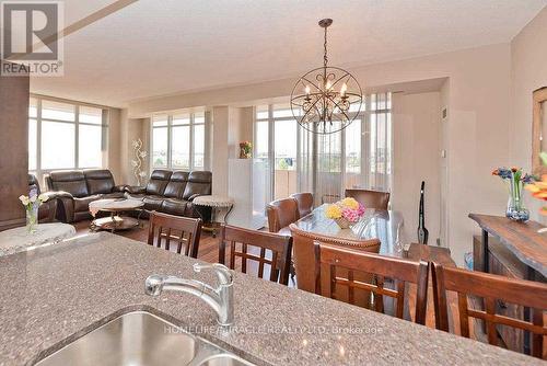 412 - 9235 Jane Street, Vaughan, ON - Indoor Photo Showing Dining Room