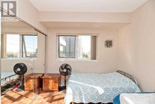 412 - 9235 Jane Street, Vaughan, ON - Indoor Photo Showing Bedroom