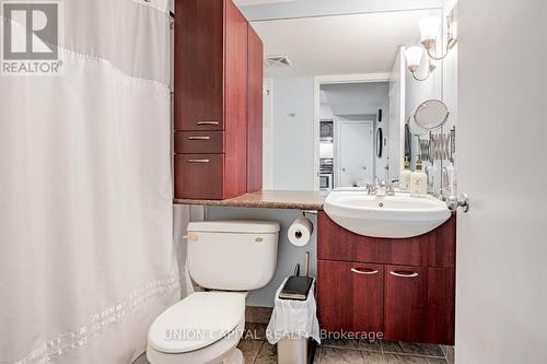 804 - 1050 The Queensway, Toronto, ON - Indoor Photo Showing Bathroom