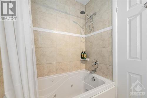 Full Bathroom - 597 Clarke Avenue, Ottawa, ON - Indoor Photo Showing Bathroom