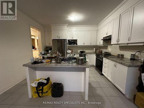 Upper - 74 Clockwork Drive, Brampton, ON - Indoor Photo Showing Kitchen