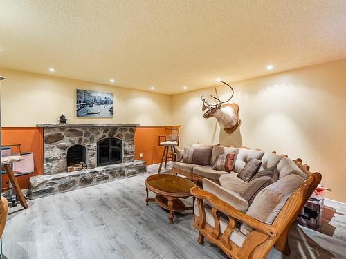 Salle familiale - 133 Rue Josée, Shefford, QC - Indoor Photo Showing Living Room With Fireplace