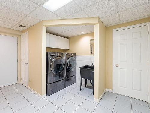 Laundry room - 133 Rue Josée, Shefford, QC - Indoor Photo Showing Laundry Room