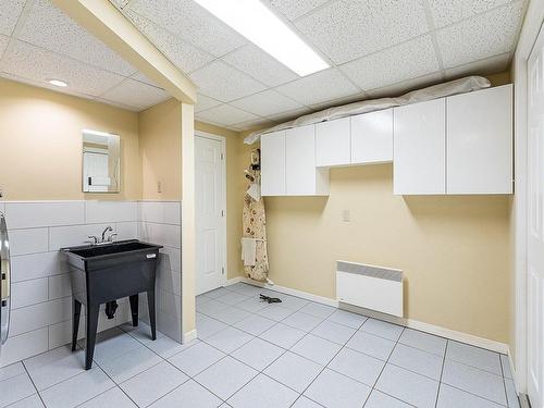 Laundry room - 133 Rue Josée, Shefford, QC - Indoor Photo Showing Other Room