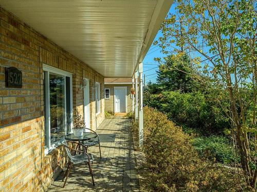 EntrÃ©e extÃ©rieure - 527 Ch. Jean-Adam, Saint-Sauveur, QC - Outdoor With Deck Patio Veranda