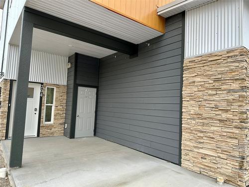 204-937 Spillway Road, Oliver, BC - Outdoor With Exterior