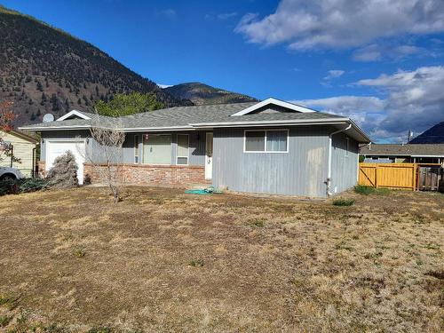 712 Kickbush Avenue, Keremeos, BC - Outdoor