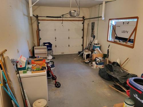 712 Kickbush Avenue, Keremeos, BC - Indoor Photo Showing Garage