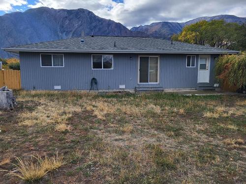 712 Kickbush Avenue, Keremeos, BC - Outdoor