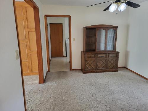 712 Kickbush Avenue, Keremeos, BC - Indoor Photo Showing Other Room