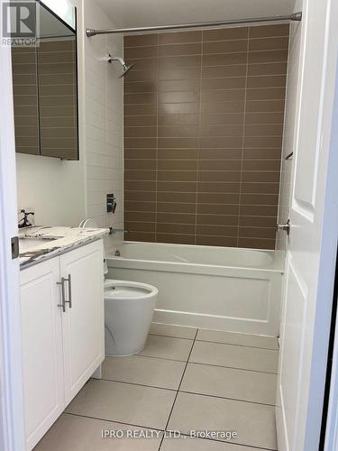 3610 - 510 Curran Place, Mississauga, ON - Indoor Photo Showing Bathroom