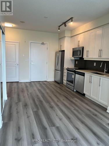 3610 - 510 Curran Place, Mississauga, ON - Indoor Photo Showing Kitchen