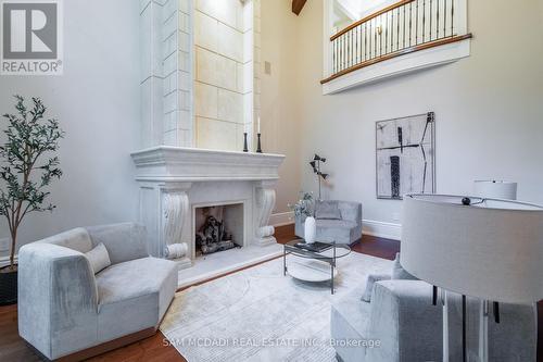 1135 Algonquin Drive, Mississauga, ON - Indoor Photo Showing Living Room With Fireplace