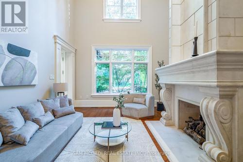 1135 Algonquin Drive, Mississauga, ON - Indoor Photo Showing Living Room With Fireplace