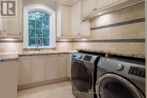 1135 Algonquin Drive, Mississauga, ON - Indoor Photo Showing Laundry Room