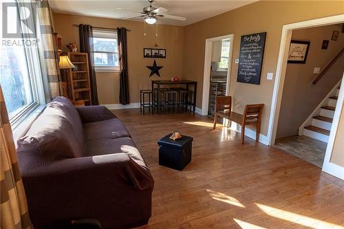 316 Fraser Street, Pembroke, ON - Indoor Photo Showing Living Room