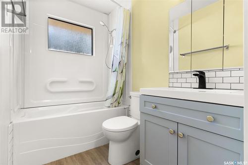 6107 1St Avenue N, Regina, SK - Indoor Photo Showing Bathroom