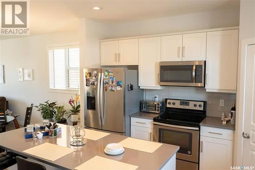 223 Newton Link, Saskatoon, SK - Indoor Photo Showing Kitchen