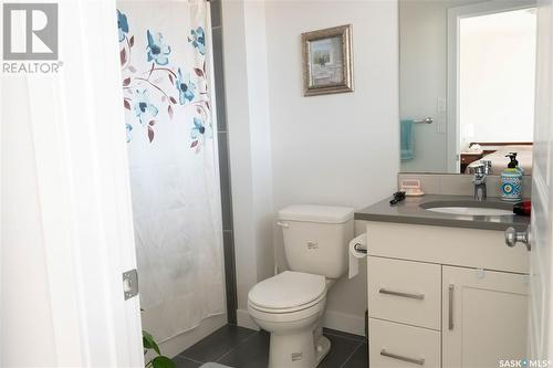 223 Newton Link, Saskatoon, SK - Indoor Photo Showing Bathroom