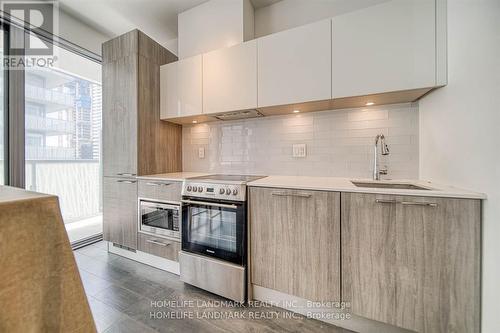 3907 - 50 Charles Street E, Toronto, ON - Indoor Photo Showing Kitchen With Upgraded Kitchen