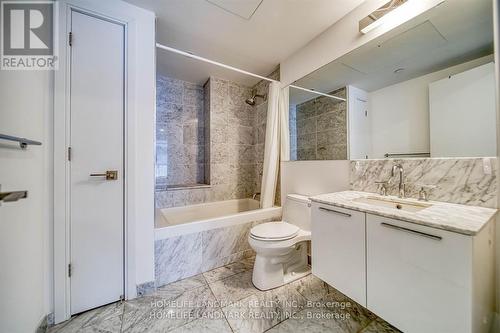 3907 - 50 Charles Street E, Toronto, ON - Indoor Photo Showing Bathroom