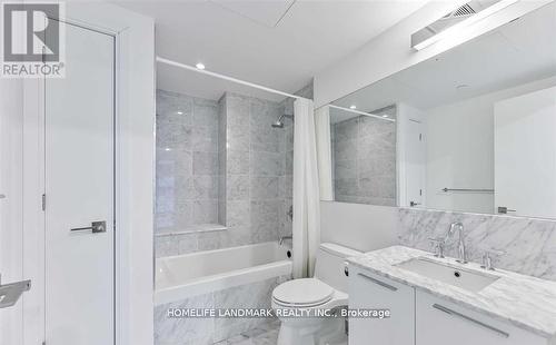 3907 - 50 Charles Street E, Toronto, ON - Indoor Photo Showing Bathroom