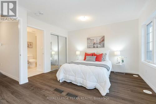 199 Royal Northern Path, Oshawa, ON - Indoor Photo Showing Bedroom