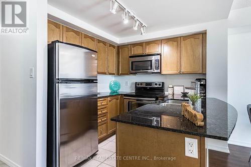 907 - 9 George Street, Brampton, ON - Indoor Photo Showing Kitchen With Stainless Steel Kitchen With Double Sink