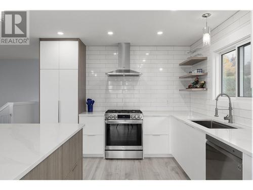 2924 Gorman Road, West Kelowna, BC - Indoor Photo Showing Kitchen With Upgraded Kitchen