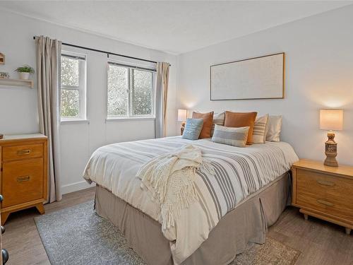 103-827 North Park St, Victoria, BC - Indoor Photo Showing Bedroom